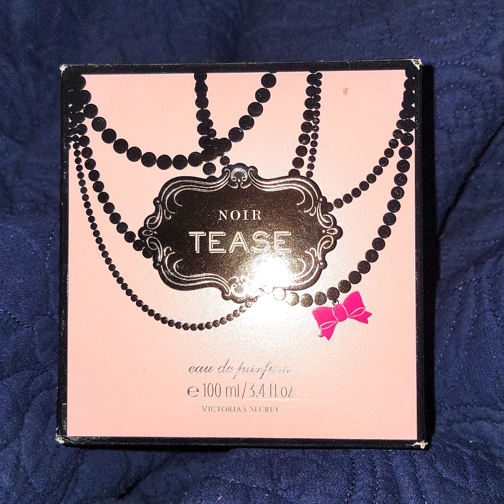 Noir tease purfume